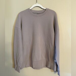 Vuori Women's Sedona Crew Neck Sweatshirt - pewter